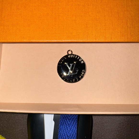 no brand Accessories - Black and Gold Pendant